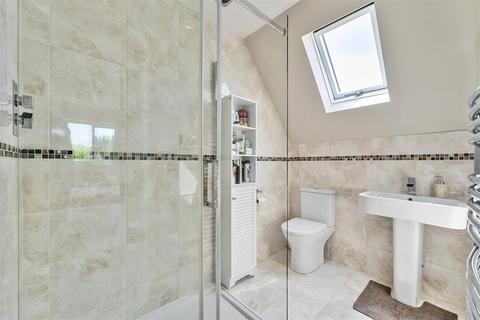 31 Caird Lawns, Devizes, SN10 3EB