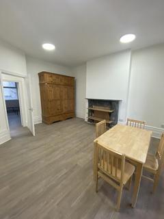 4 bedroom flat to rent, London N7