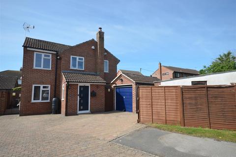 4 bedroom detached house for sale, Prospect Close, Gillingham