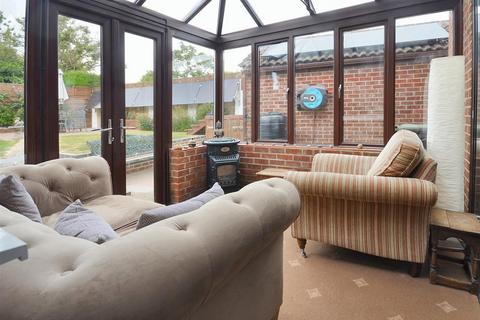 4 bedroom detached house for sale, Prospect Close, Gillingham