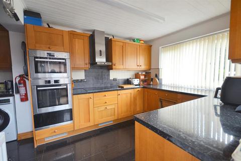 4 bedroom detached house for sale, Prospect Close, Gillingham