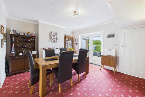 5 bedroom detached house for sale, North Marine Road, Flamborough