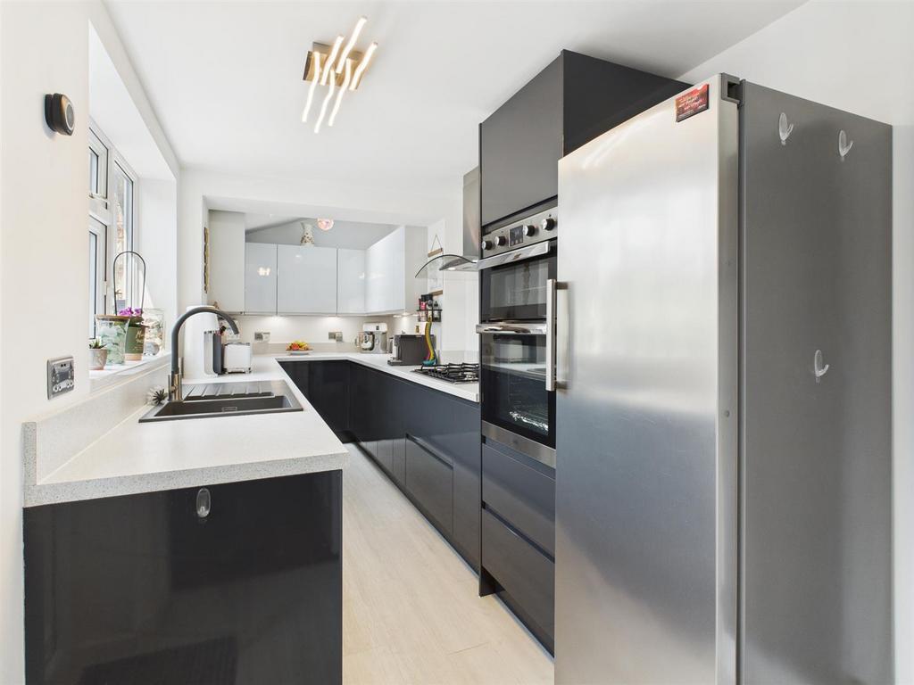 Kitchen: