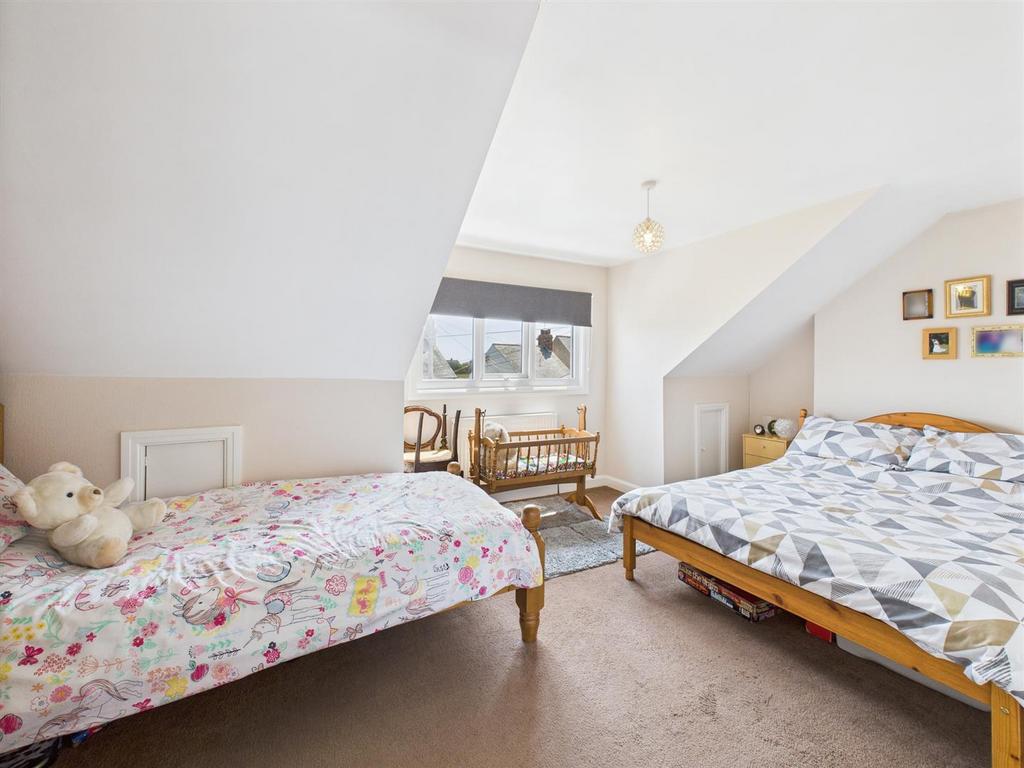 Bedroom: