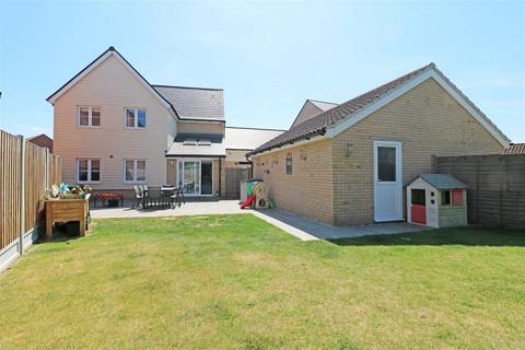 31 Orchard Way, Boreham, Chelmsford, CM3 3GQ