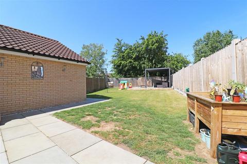 31 Orchard Way, Boreham, Chelmsford, CM3 3GQ