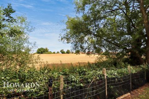 undefined, Main Road, Filby