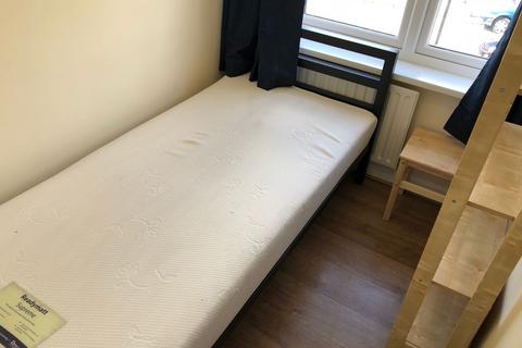 3 bedroom semi-detached house to rent, Ivanhoe Road, Hounslow, TW4