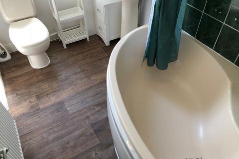 3 bedroom semi-detached house to rent, Ivanhoe Road, Hounslow, TW4