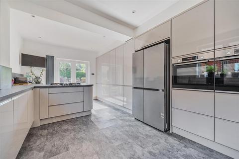 21 Monks Way, Orpington, BR5 1HN