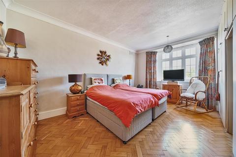 21 Monks Way, Orpington, BR5 1HN