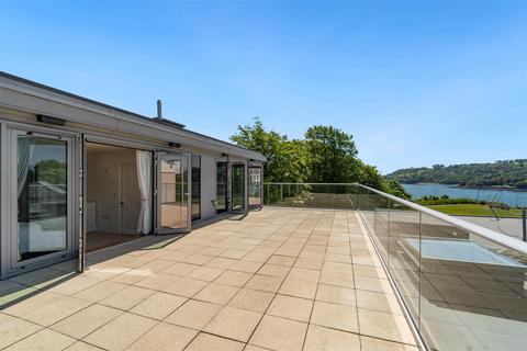 3 bedroom apartment to rent, Maritime Square, Plymouth