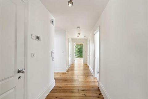 3 bedroom apartment to rent, Maritime Square, Plymouth