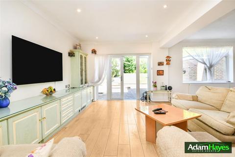 undefined, Michleham Down, London N12