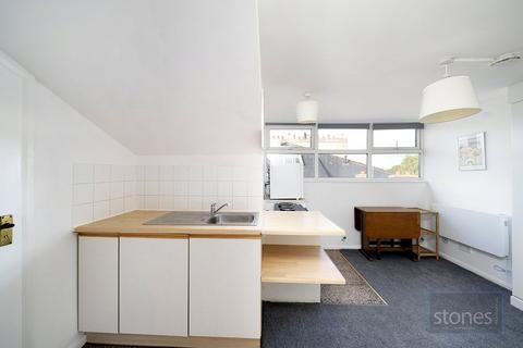 Studio to rent, Belsize Park, London, NW3