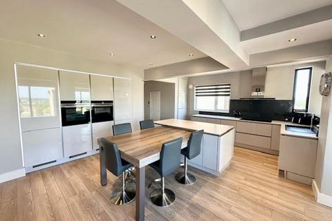 39 Blackley Road, Elland, HX5 0TB