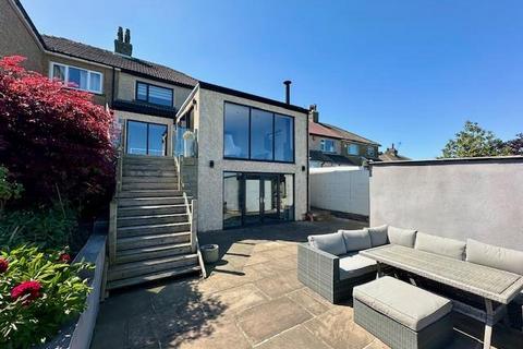 39 Blackley Road, Elland, HX5 0TB