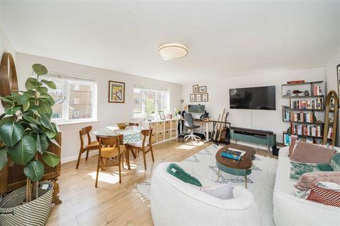 2 bedroom flat for sale, Windmill Drive, London NW2