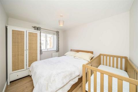 2 bedroom flat for sale, Windmill Drive, London NW2