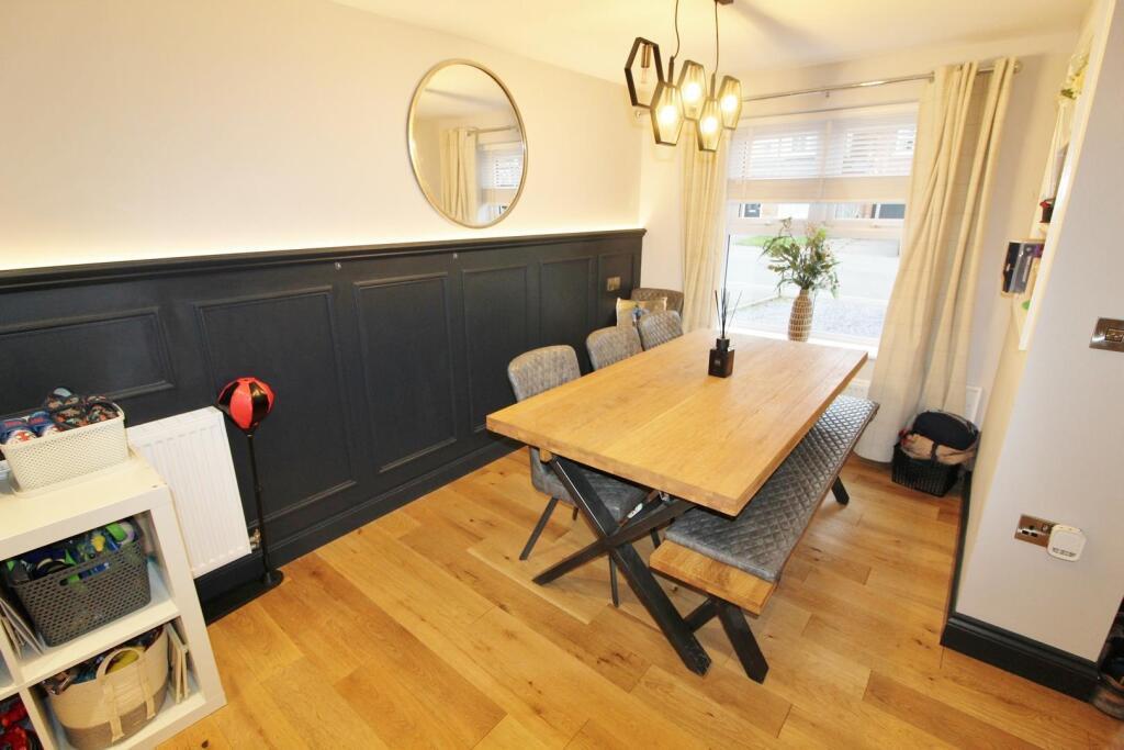 Lounge/Dining Room