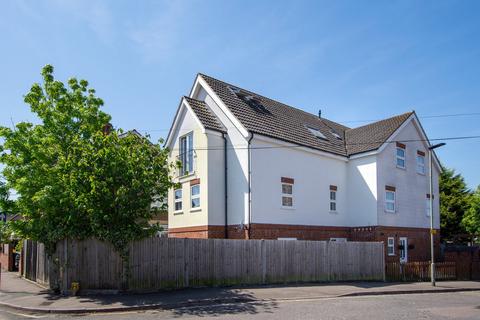 2 bedroom flat for sale, Grosvenor Road, West Wickham, BR4