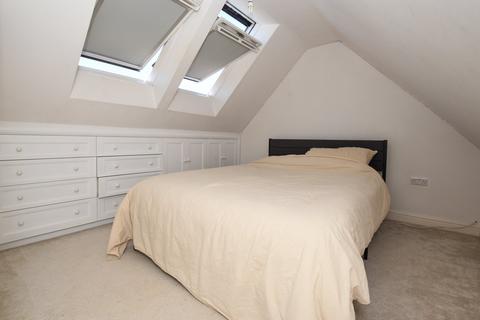 2 bedroom flat for sale, Grosvenor Road, West Wickham, BR4