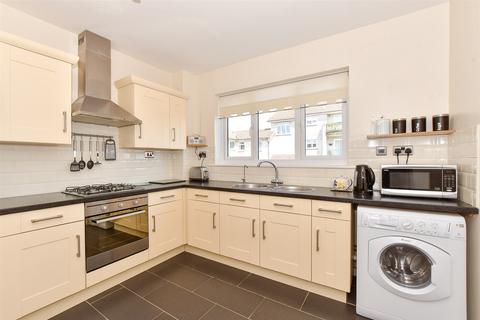 2 bedroom flat for sale, Shanklin Towers, Shanklin PO37