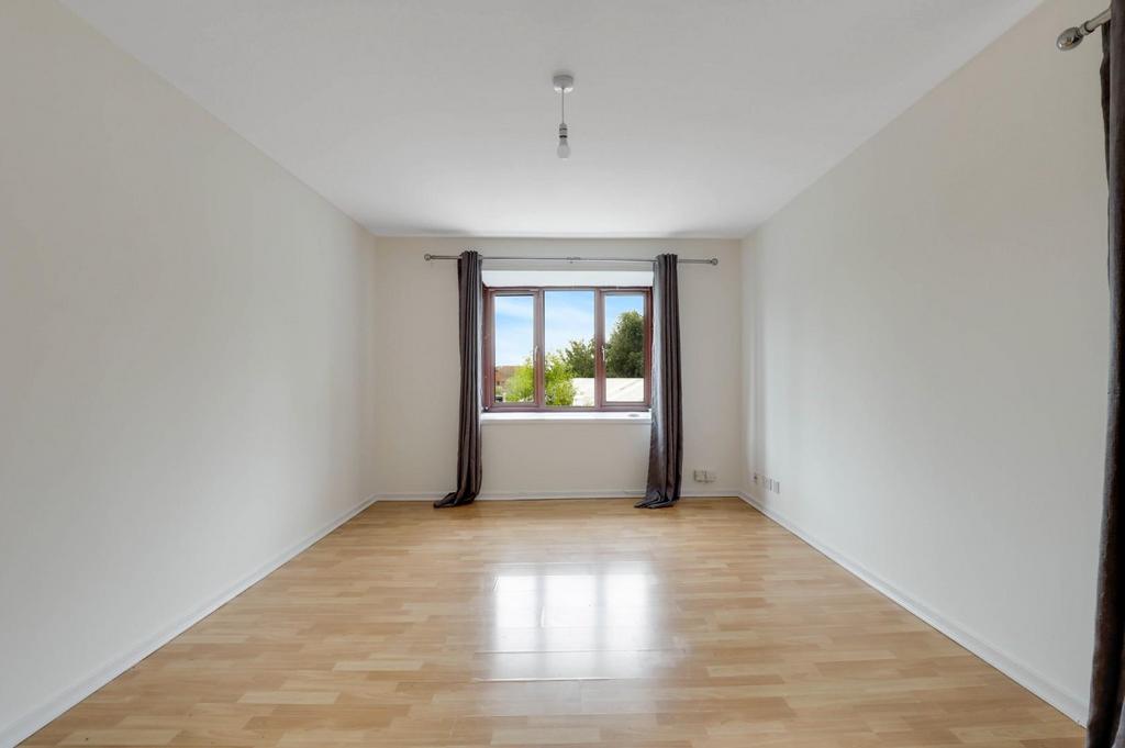 15-bf30 JHProp World - 44 Ashurst Close - 19.jpg