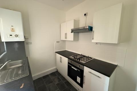 3 bedroom terraced house to rent, Bell Street, Liverpool