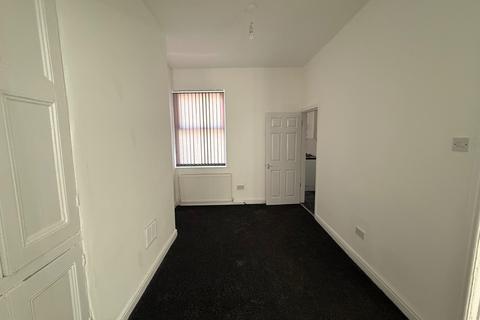 3 bedroom terraced house to rent, Bell Street, Liverpool