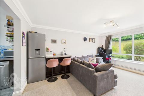 2 bedroom flat for sale, Bodmin Court, Plumstead Road East, Norwich
