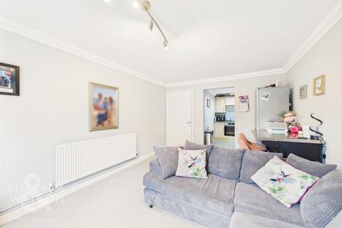 2 bedroom flat for sale, Bodmin Court, Plumstead Road East, Norwich