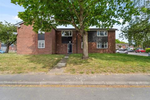 2 bedroom flat for sale, Ascot Avenue, Sale