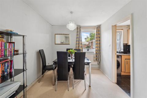 2 bedroom flat for sale, Ascot Avenue, Sale