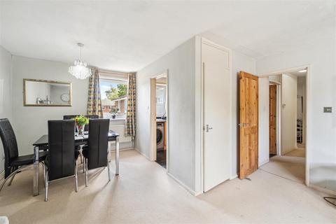 2 bedroom flat for sale, Ascot Avenue, Sale