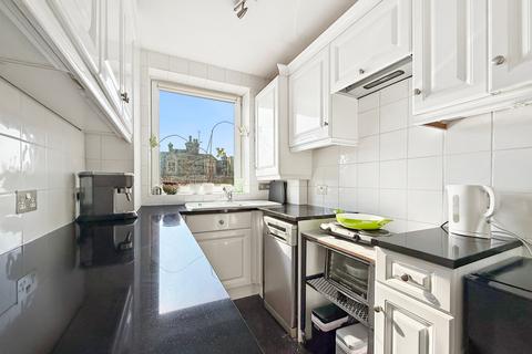 2 bedroom flat for sale, Grand Avenue, Hove, BN3
