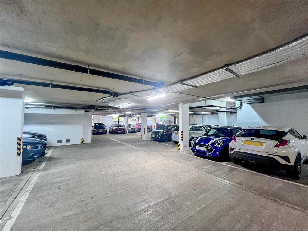 Parking.jpg