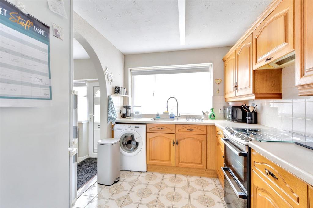 Kitchen 1.jpeg