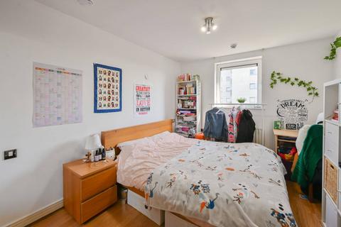 3 bedroom flat for sale, Wyatt Point, Thamesmead, London, SE28