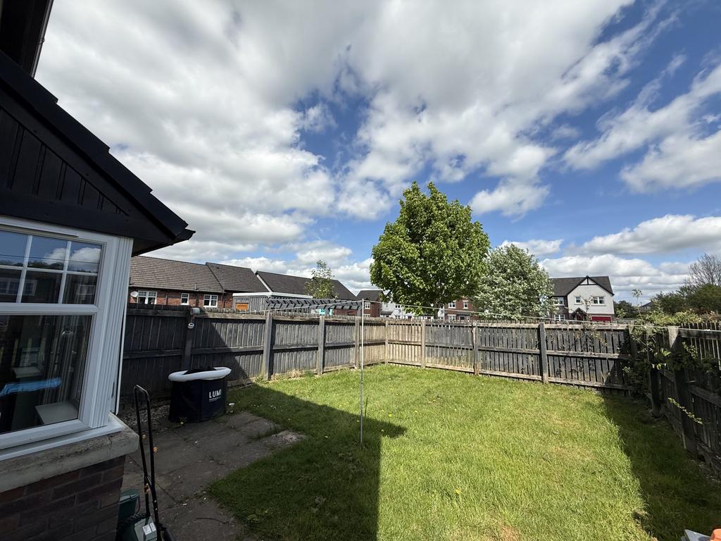41 Sydney Gardens, Lockerbie, DG11 2 GZ - Braidwood