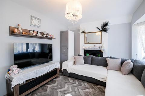 2 bedroom maisonette for sale, Cherrydown Avenue, Chingford