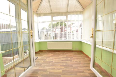 3 bedroom semi-detached house for sale, Hansby Close, Leeds, West Yorkshire