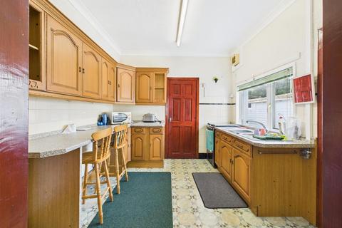 undefined, Heol Llanelli, Pontyates, Llanelli