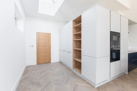 2 bedroom apartment for sale, Benson Road, Stratford Upon Avon, Warwickshire, CV37