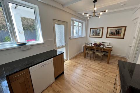 11 Beech Grove, Llanfoist, Abergavenny, NP7 9ND