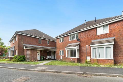 2 bedroom house to rent, Moorland Gardens, Plymouth