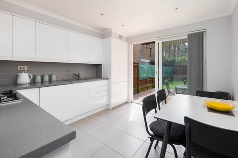 4 bedroom terraced house for sale, Chambord Street, London, E2