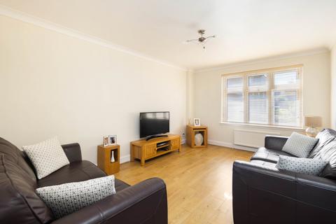 4 bedroom terraced house for sale, Chambord Street, London, E2