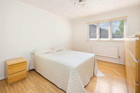 4 bedroom terraced house for sale, Chambord Street, London, E2
