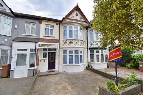 3 bedroom terraced house for sale, Rowden Road, Chingford , London. E4 8SD